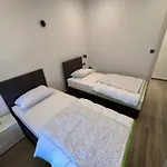 Pod Vrsak Apartamento *