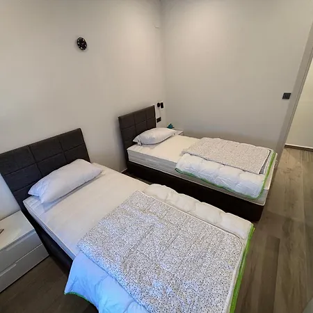 Pod Vrsak 아파트 *