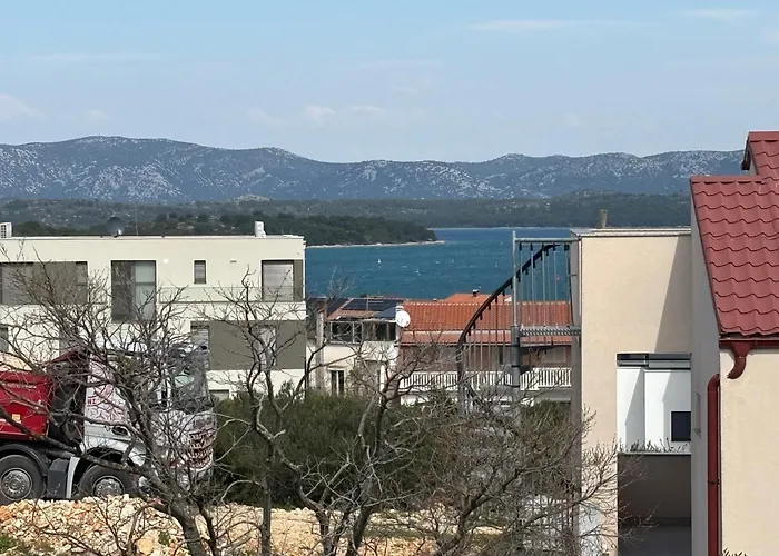 Pod Vrsak 아파트 *